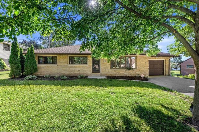 W238N6498 Elmwood AVENUE, Sussex, WI 53089