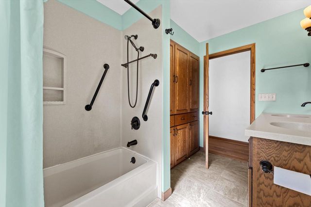 W238N6498 Elmwood AVENUE, Sussex, WI 53089