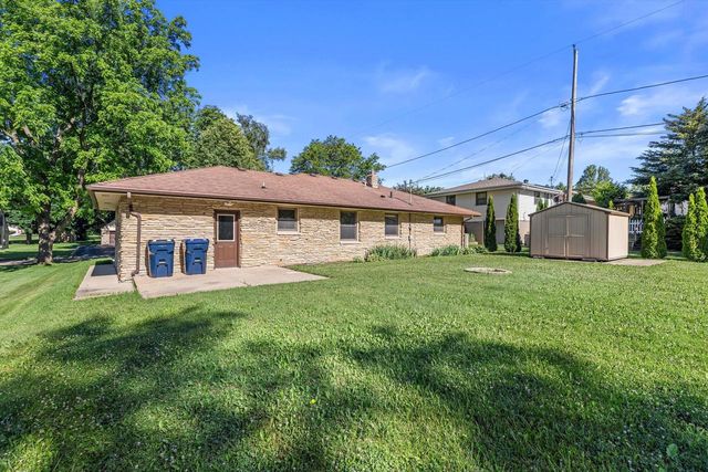 W238N6498 Elmwood AVENUE, Sussex, WI 53089
