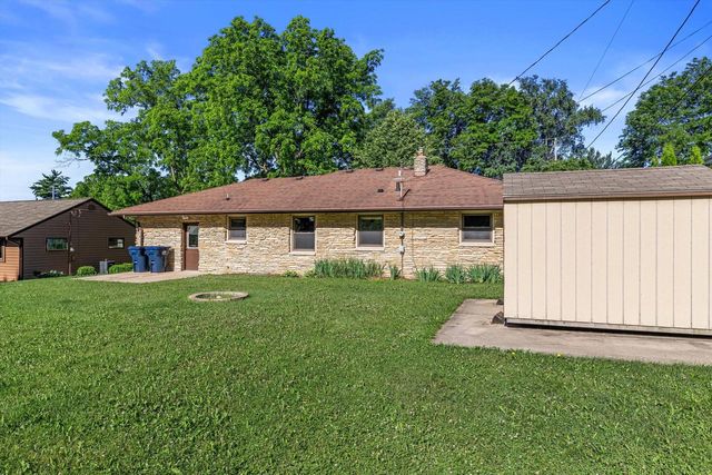 W238N6498 Elmwood AVENUE, Sussex, WI 53089