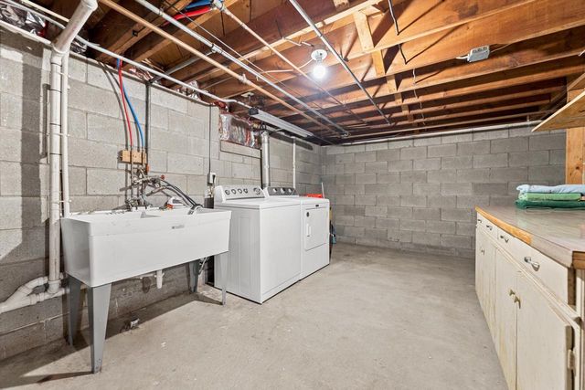 W238N6498 Elmwood AVENUE, Sussex, WI 53089