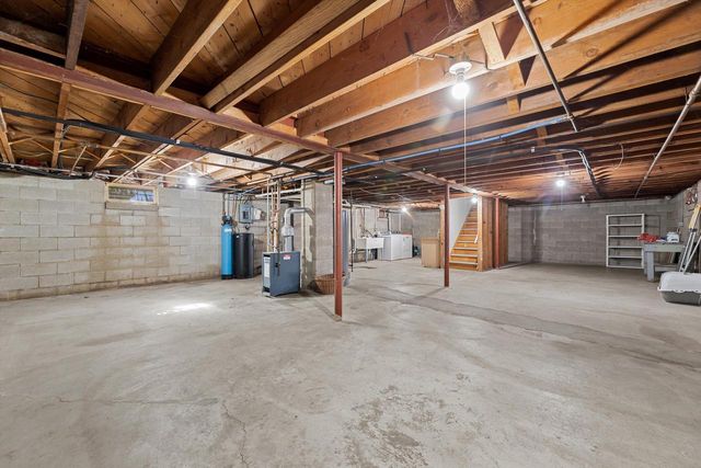 W238N6498 Elmwood AVENUE, Sussex, WI 53089