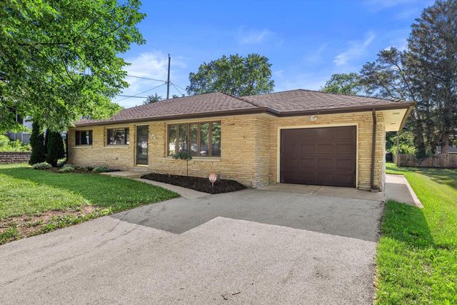 W238N6498 Elmwood AVENUE, Sussex, WI 53089