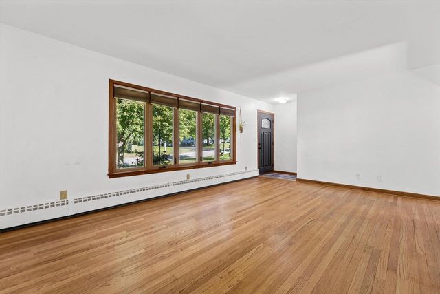 W238N6498 Elmwood AVENUE, Sussex, WI 53089