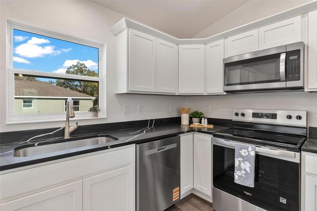 2008 HOLLYWOOD, Leesburg, FL 34748