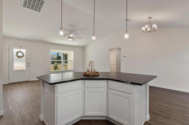 2008 HOLLYWOOD, Leesburg, FL 34748