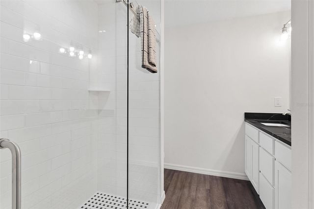 2008 HOLLYWOOD, Leesburg, FL 34748