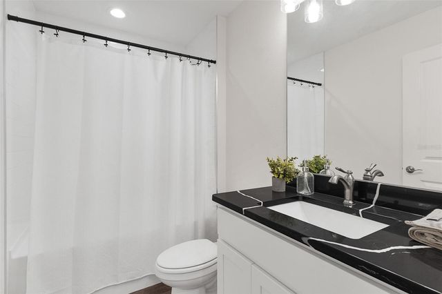 2008 HOLLYWOOD, Leesburg, FL 34748