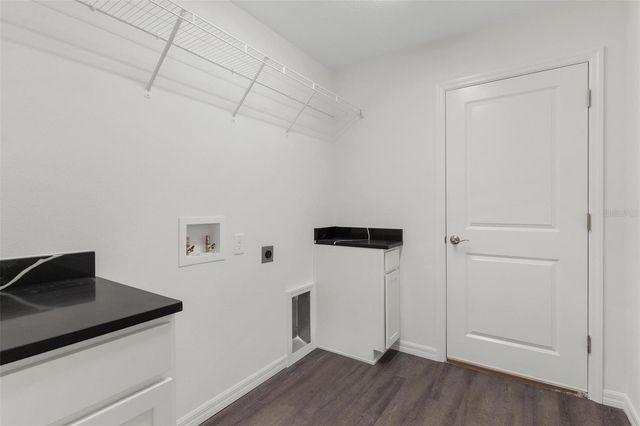 2008 HOLLYWOOD, Leesburg, FL 34748