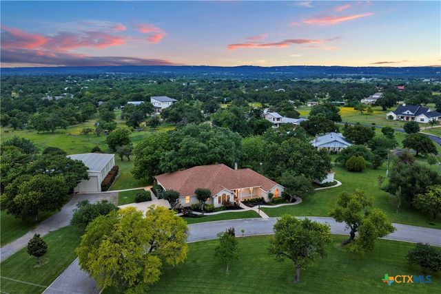 406 Ancient Oaks Drive, Marble Falls, TX 78654