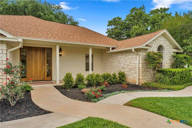 406 Ancient Oaks Drive, Marble Falls, TX 78654