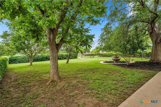406 Ancient Oaks Drive, Marble Falls, TX 78654