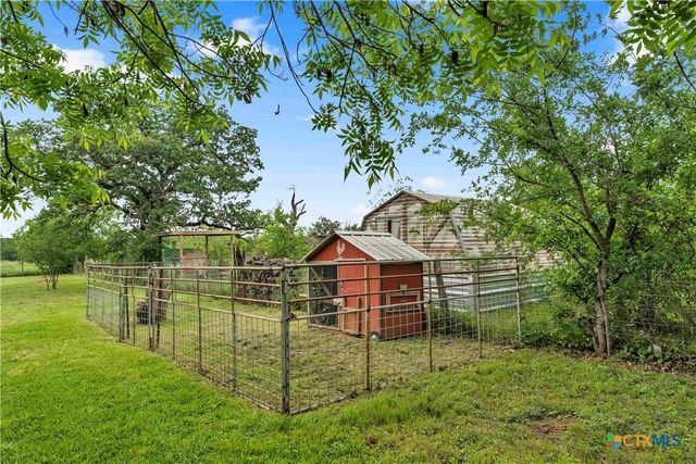 406 Ancient Oaks Drive, Marble Falls, TX 78654