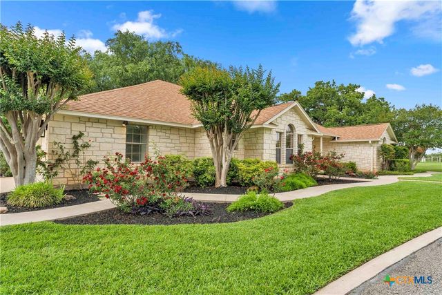 406 Ancient Oaks Drive, Marble Falls, TX 78654