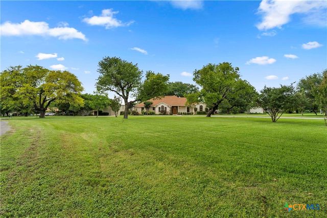 406 Ancient Oaks Drive, Marble Falls, TX 78654