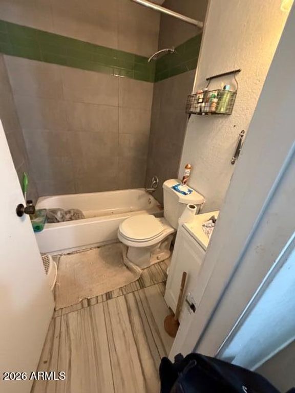 Image 6 of property listing at 401 5TH Avenue, Buckeye, AZ 85326