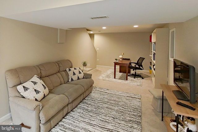 12 DOUG CT, Stafford, VA 22554