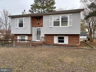 2128 HAMWAY DR, Fredericksburg, VA 22407