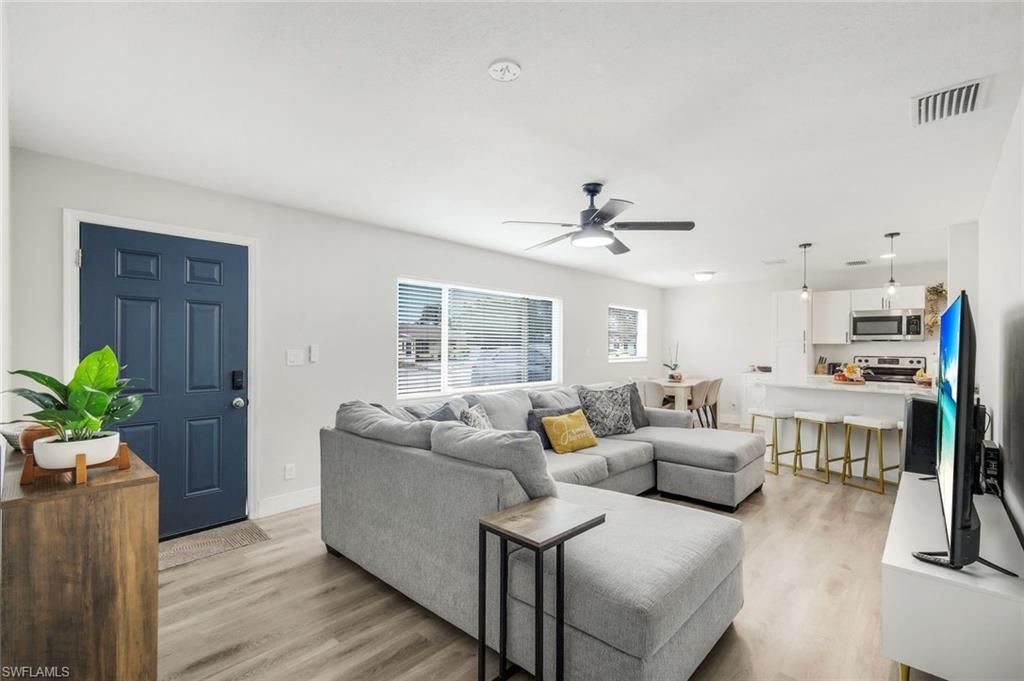 942 Narcissus ST, NORTH FORT MYERS, FL 33903 — photo 2