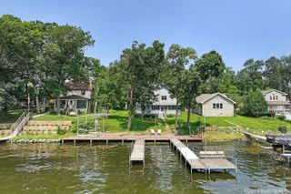 42385 N Woodbine Avenue, Antioch, IL 60002