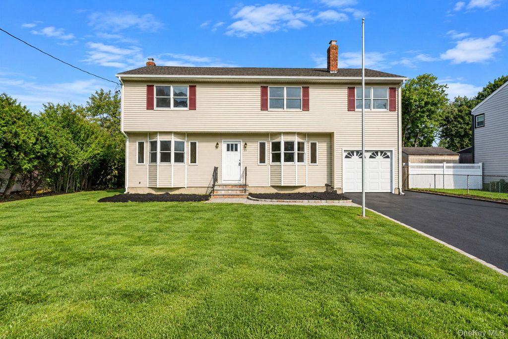 35 Colony Road, Port Jefferson, NY 11776 — photo 2