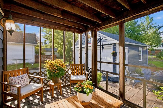 269 Ridgemont Road, Grosse Pointe Farms, MI 48236