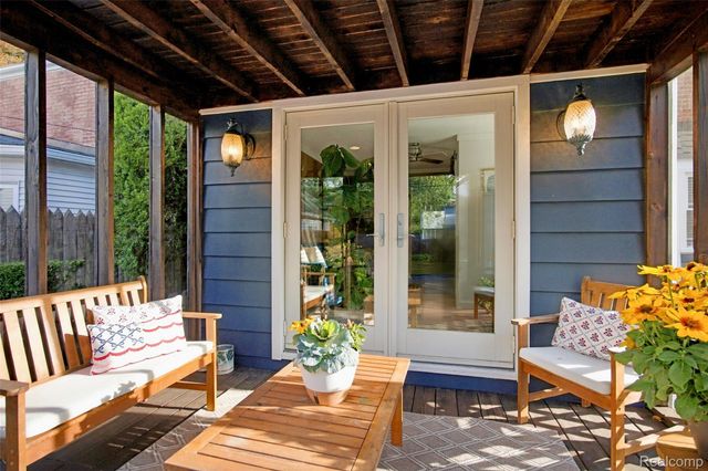 269 Ridgemont Road, Grosse Pointe Farms, MI 48236