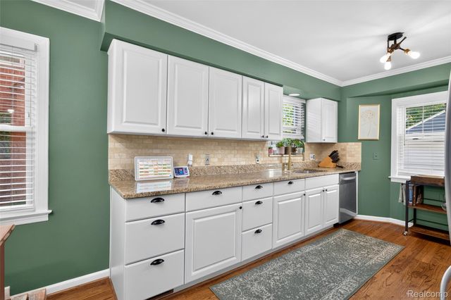 269 Ridgemont Road, Grosse Pointe Farms, MI 48236