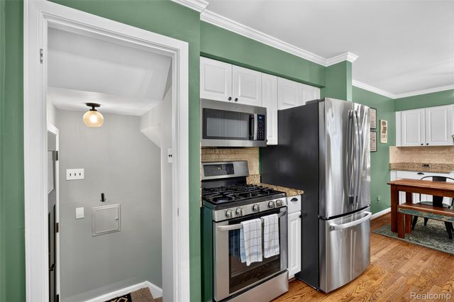 269 Ridgemont Road, Grosse Pointe Farms, MI 48236