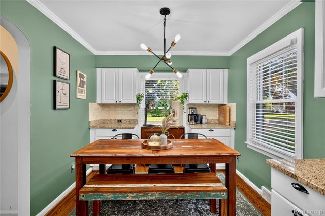 269 Ridgemont Road, Grosse Pointe Farms, MI 48236