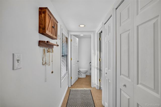 269 Ridgemont Road, Grosse Pointe Farms, MI 48236