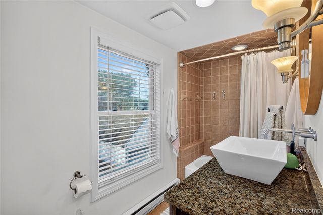 269 Ridgemont Road, Grosse Pointe Farms, MI 48236