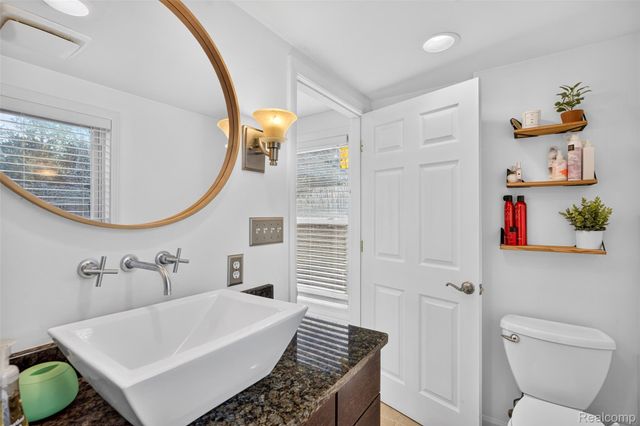 269 Ridgemont Road, Grosse Pointe Farms, MI 48236