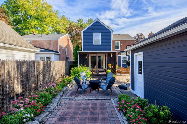 269 Ridgemont Road, Grosse Pointe Farms, MI 48236