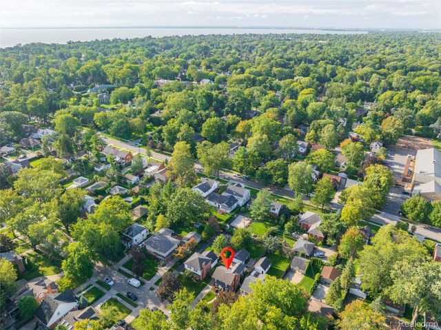 269 Ridgemont Road, Grosse Pointe Farms, MI 48236