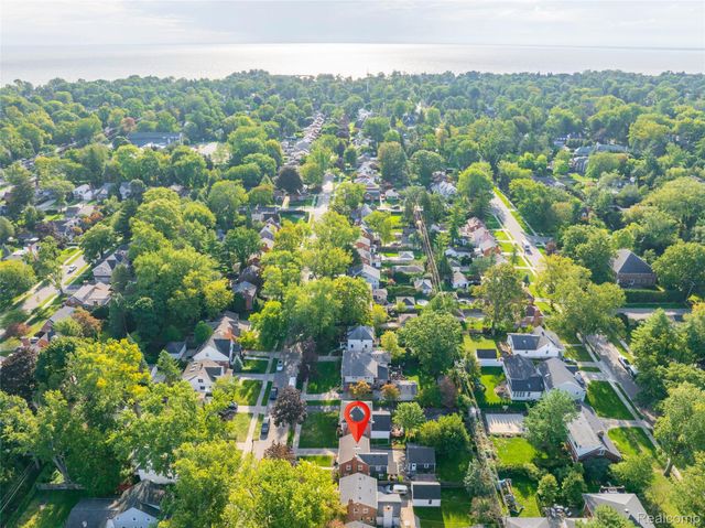 269 Ridgemont Road, Grosse Pointe Farms, MI 48236