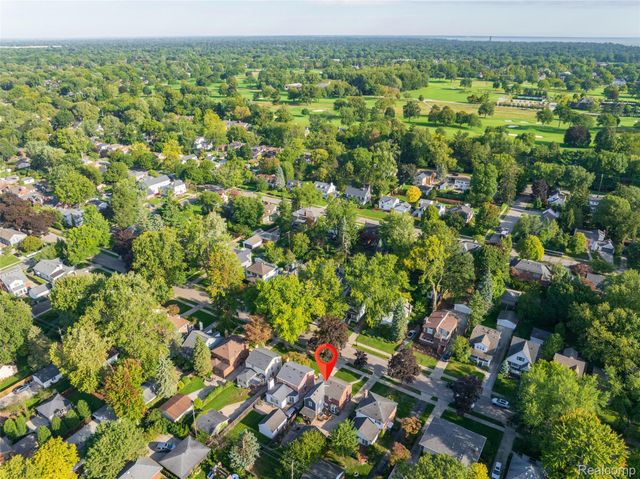 269 Ridgemont Road, Grosse Pointe Farms, MI 48236