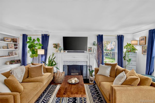 269 Ridgemont Road, Grosse Pointe Farms, MI 48236