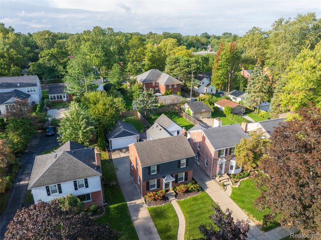 269 Ridgemont Road, Grosse Pointe Farms, MI 48236