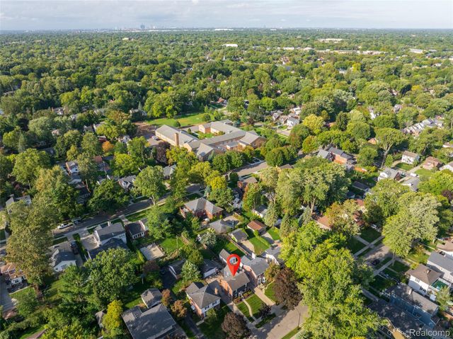 269 Ridgemont Road, Grosse Pointe Farms, MI 48236