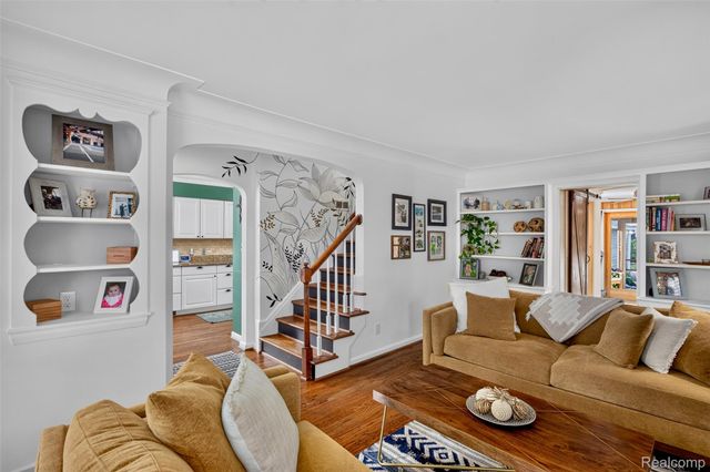 269 Ridgemont Road, Grosse Pointe Farms, MI 48236