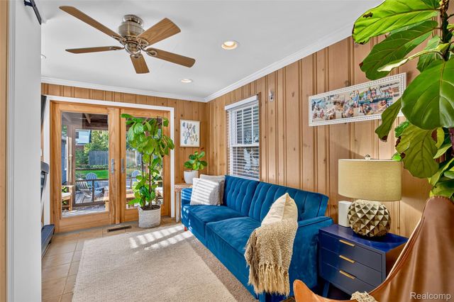 269 Ridgemont Road, Grosse Pointe Farms, MI 48236