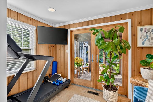 269 Ridgemont Road, Grosse Pointe Farms, MI 48236