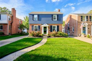 269 Ridgemont Road, Grosse Pointe Farms, MI 48236
