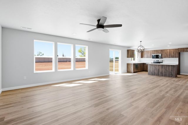 17155 N Swan Springs Pl, Nampa, ID 83687