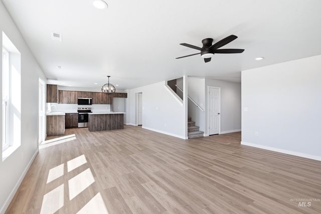 17155 N Swan Springs Pl, Nampa, ID 83687