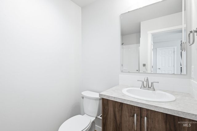 17155 N Swan Springs Pl, Nampa, ID 83687