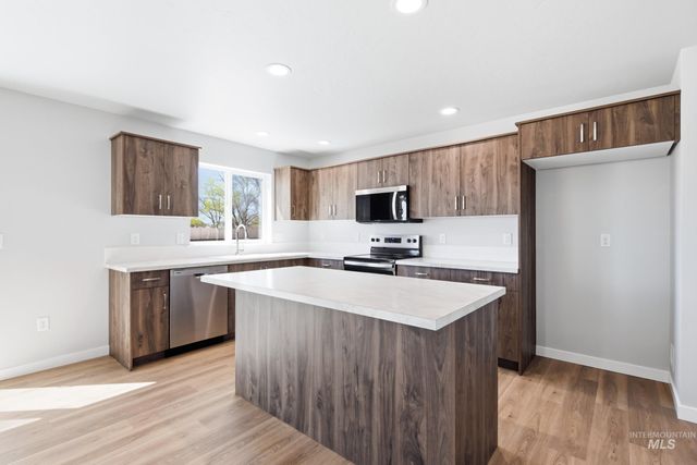 17155 N Swan Springs Pl, Nampa, ID 83687