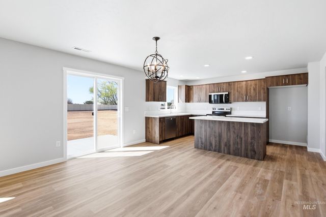 17155 N Swan Springs Pl, Nampa, ID 83687