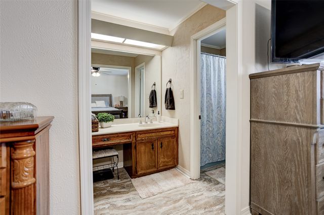 2005 Surrey Lane, Bossier City, LA 71111